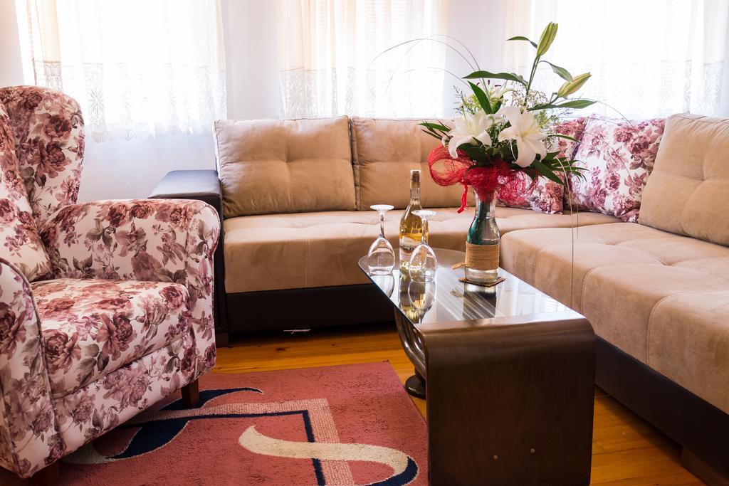 Guest House Luxotel Зренянин Екстер'єр фото