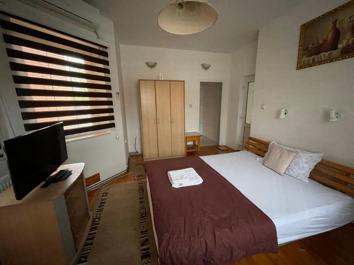 Guest House Luxotel Зренянин Екстер'єр фото