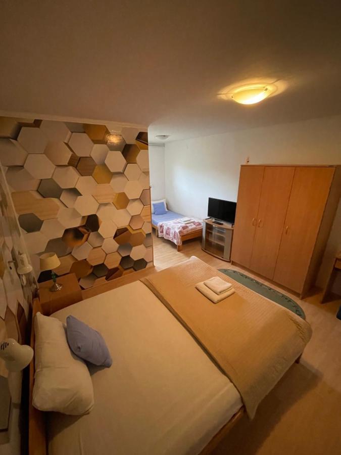 Guest House Luxotel Зренянин Екстер'єр фото