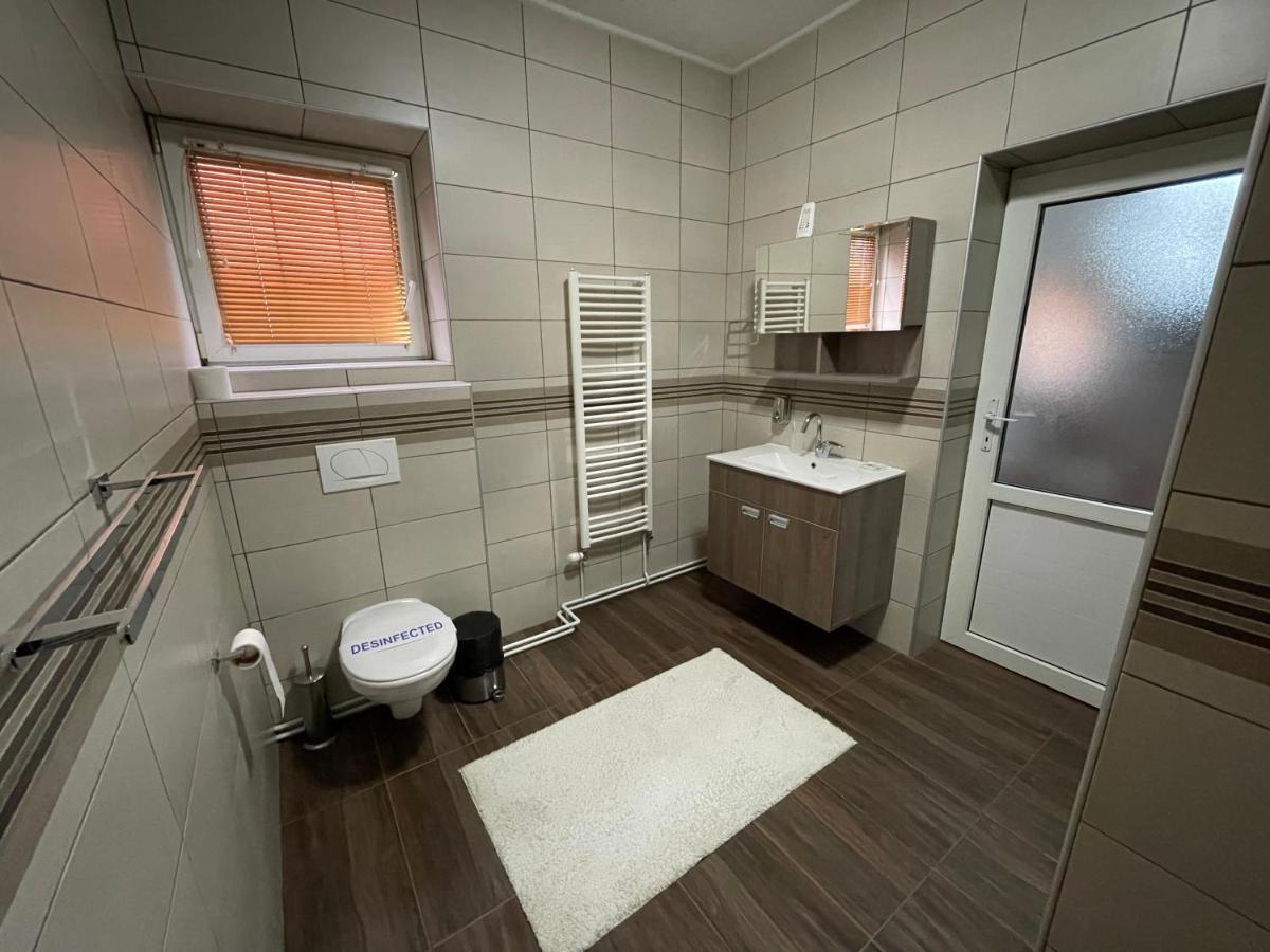 Guest House Luxotel Зренянин Екстер'єр фото