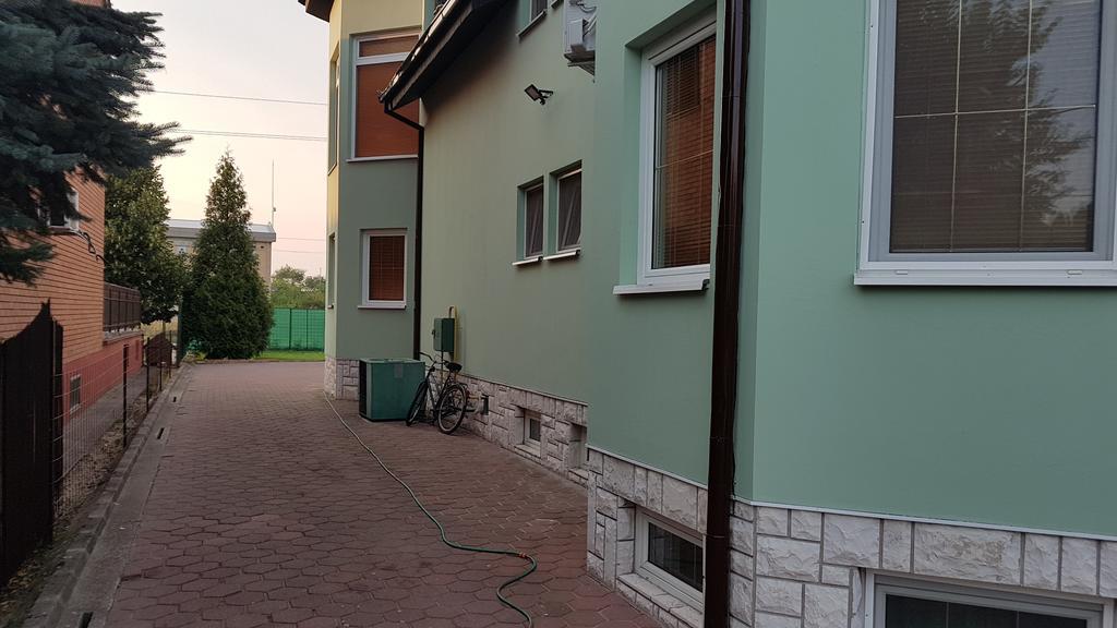 Guest House Luxotel Зренянин Екстер'єр фото