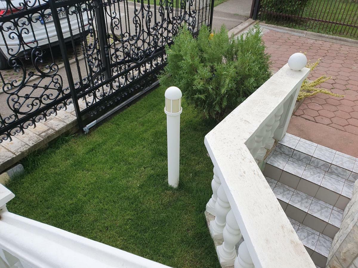 Guest House Luxotel Зренянин Екстер'єр фото